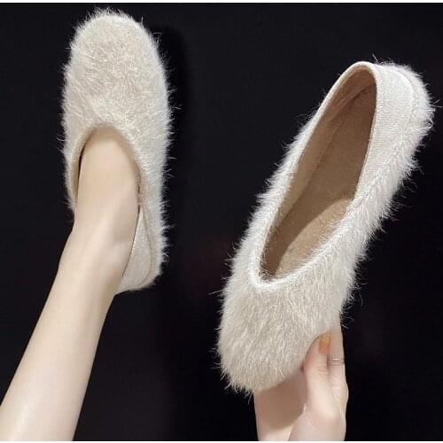 2021 Winter Women Flats Round Toe Feather Decor Ladies Shoes New Fashion Hand-Made Plush Fur Insole Warm Women Loafers