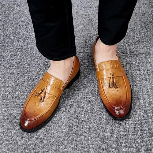 Yomior Crocodile Vintage Spring New Men Shoes Split Leather Pointed Toe Formal Dress Loafers Tassel Business Wedding Oxfords