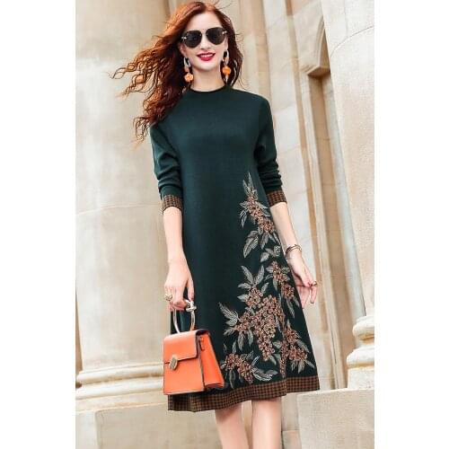 ZUOMAN Embroidered knitted dress female autumn/winter 2020 new cultivate ones morality show thin round neck long sleeve sweater