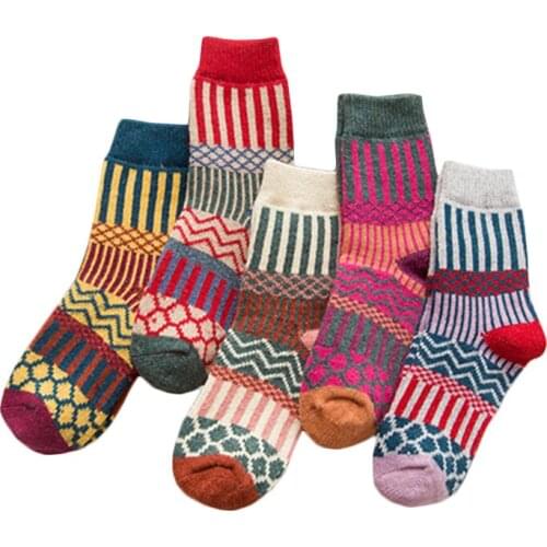 Autumn and Winter Girls Socks National Inspiration Design Pattern Warm Rabbit Hair Cotton Socks Five Pairs A Pack
