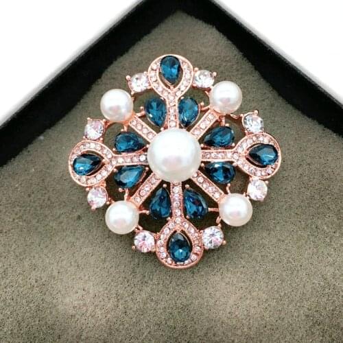 2021 New blue crystal brooch Crystal from Austrian Temperament Pearl Corsage For Women and Female