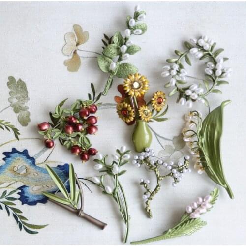 New Vintage Japan Garden Green Metal Spray Paint Plant Accessories Vegetation Crop Pearl Brooch for Women Party Gifts