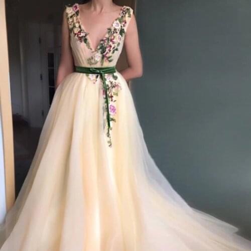 Morden V Neck A Line Prom Party Gowns Formal Women Handmade Flower Evening Dresses with Sash Custom Made