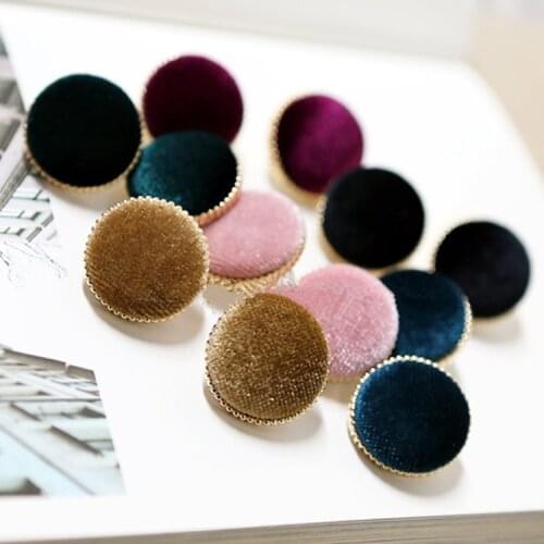 Yanting Stud Earrings