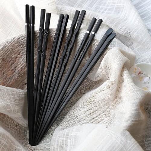 1 Pair Japanese Chopsticks Alloy Non-Slip Sushi Food sticks Chop Sticks Chinese Gift Reusable Chopsticks Kitchen Tools
