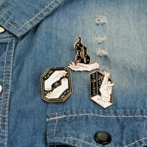 New Sorcerer Finger Brooch Jewelry Black Witch And Manual Flame Enamel Pin Black And White Hand Pins Shirt Denim Clothes Badge