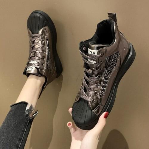 The 2021 new flat heel casual shell head round head middle heel shoe 100 ties the front European station high upper shoe girl