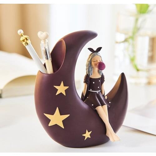 Cute Girls Pen Holder Resin Character Model Modern Home Decoration Bedroom Study Desktop Accessories Childrens Stationery Gifts