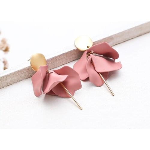 Minar Matte Pink Blue Color Resin Flower Petal Dangle Earrings for Women Floral Statement Drop Earrings Elegant Party Jewelry