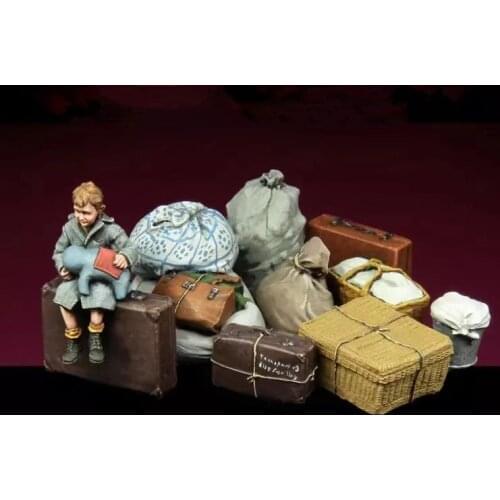 1/35 Resin Figure Model kits War scene WW2 Refugee boy with luggage Unassambled Unpainted 1281