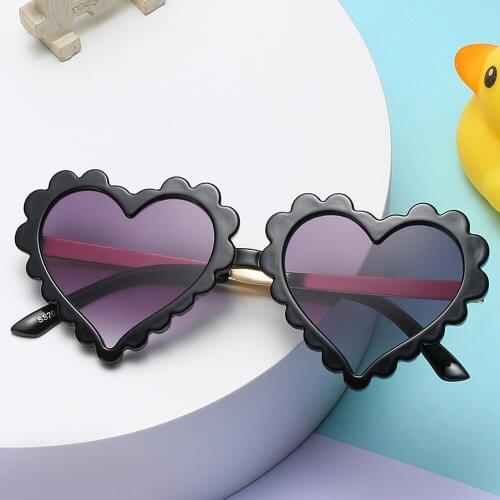 Heart Shape Kids Sunglasses Children Retro Cute Cartoon Gradient Sun Glasses Girls Boys Baby Eyeglasses Fashion New Trends 2021