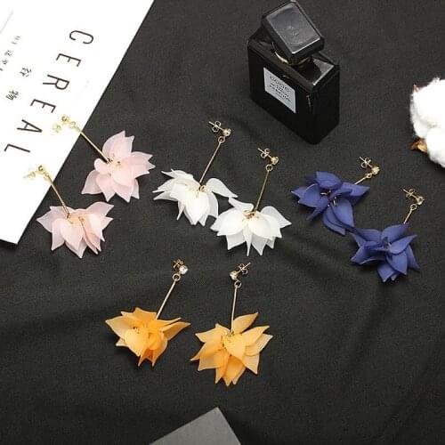 Charmer Fashion Earring Elegant Petal Shape Earring Unique Shape Ear Rings Jewellery Lightweight Simple Perfect For All Occasion