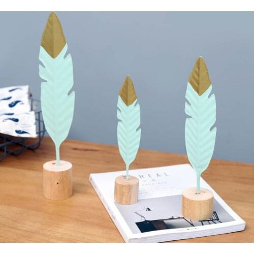 Birthday Gift Feather Statue Table Office Home Accessories Metal Crafts Wooden Base Living Room Decoration Wrought Iron 1Pcs