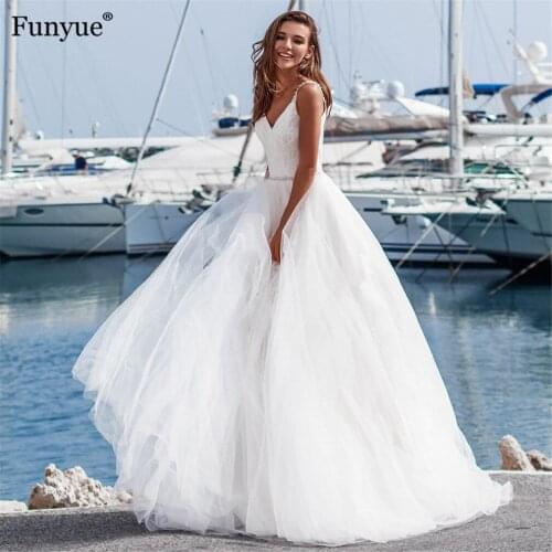 Sexy V-neck Spaghetti Straps Tulle Wedding Dresses 2020 New Arrival Lace Applique Beaded A-line Bridal Gown Vestido De Casamento