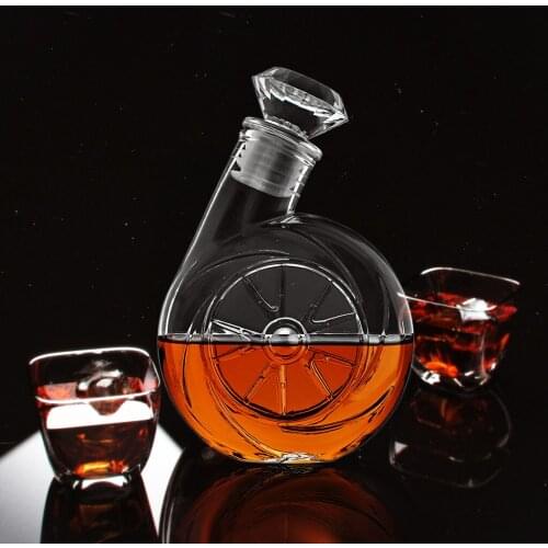 Blower Shaped Glass Decanter with Airtight Ornate Stopper for Wine Bourbon Brandy Liquor Water European Style