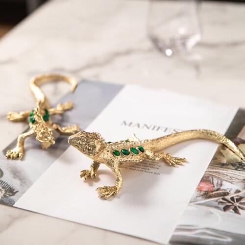 Luxurious Laser Engraved Mounted Green Gems Gold Alloy Lizard Figurine Home Decor Accessories Ornament Office Room Statues Gift