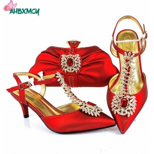 2021 Winter New Design Elegant Style Nigerian Women Shoes and Bag Set in Red Color Mature Lady Shoes with Shinning Crystal