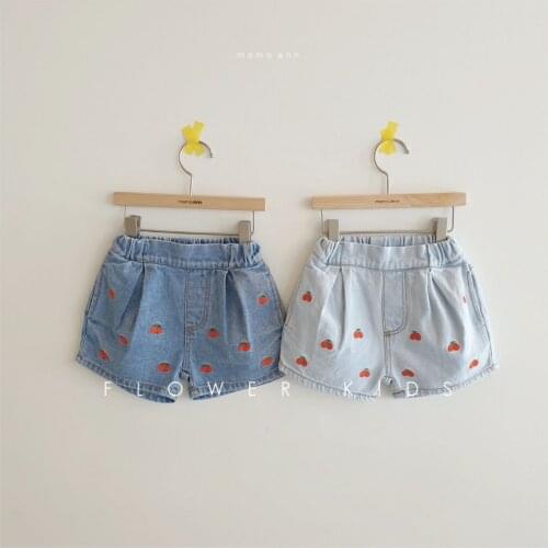 Now Korean childrens wear girls cute embroidered cherry micro-pleated wash jeans shorts