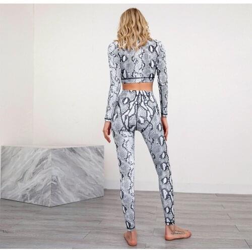 2021 Huanwei Yoga Crop Top And High Waist Leggings Sport Set Seamless Workout Serpentine Suit