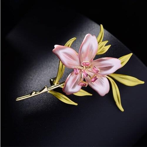 Beautiful White Pink Lily Brooches for Women Fashion Enamel Pins Rhinestone Flower Jewelry Accessories Broach Pin Christmas Gift