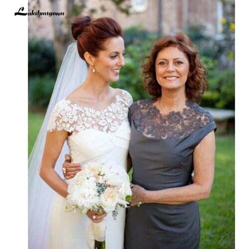 2021 Mother of the Bride Dress Lace Satin O Neck Knee-Length Cap Sleeve Pleats Women Party Dresses vestidos para madre de novia