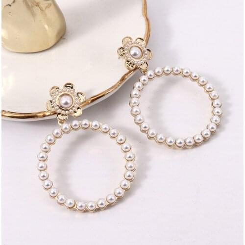 Trendy Round Pendant Drop Earrings For Women Fashion Pearl Charm Statement Jewelry Wedding Earrings Female