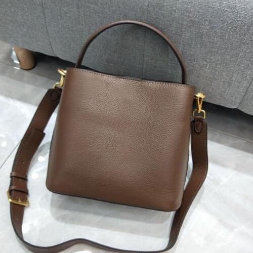 2020 European Style Bucket Bag Cowhide Leather Womens Handbag Chic Female Shoulder Bag Super Quality Casual Tote Purse
