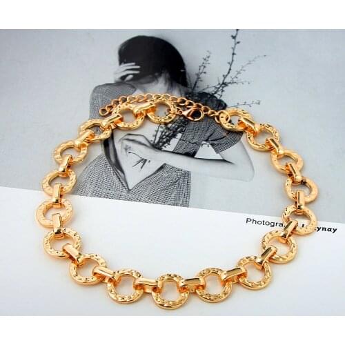 JUST FEEL Retro Hollow Circle Link Chain Choker Necklace For Women Gold Color Chunky Metal Chain Necklace Personality Jewelry