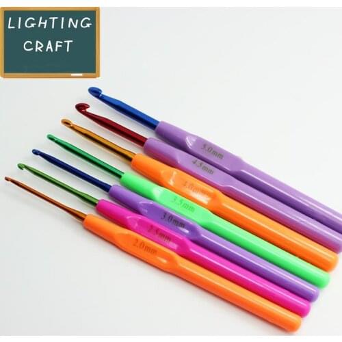 7 PCS Assorted Colorful Crochet Hook Set 13.8cm 2.0-5.0mm For Craft and Hand Sewing