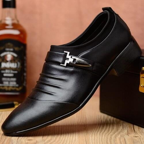 2021 New Mens Leather Shoes Cover Foot Business Dress Shoes Large Size 48 Plus Velvet Fashion Elegant Oxford Shoes