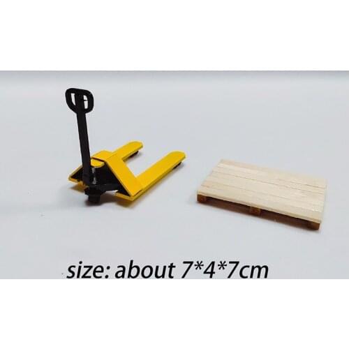 1/24 Scale Cattle Make Old Forklift Trailer Manual Forklift Model Die-Cast & Toy Vehicle Car Scene Accessories