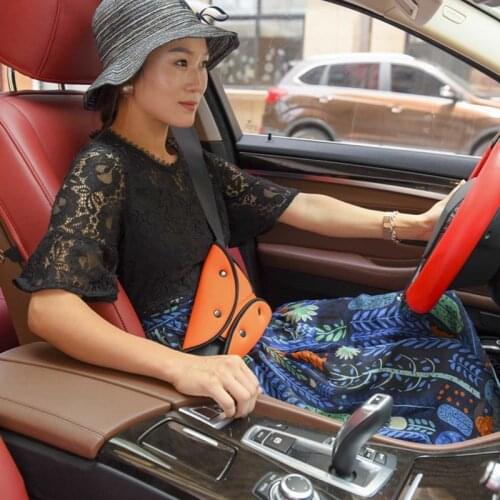 Car Seat Belt Adjuster Triangle Safety Belt Neck Shoulder Anti-strangulation Protection Pad Adjuster for Children Kids Adults