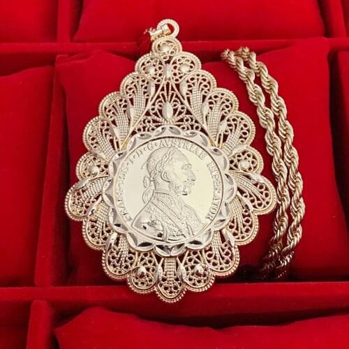 Classic Austrian Union Taylor Coin Pendant Engraving Austrian Eagle Gold Necklace For Wedding Party Decoration Gown