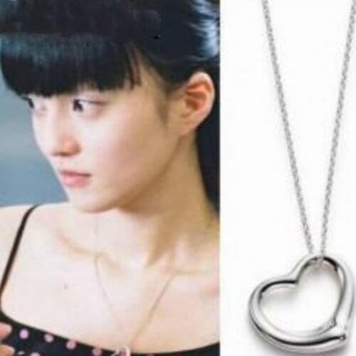 Fashion new hollow heart-shaped necklace, classic models, shiny peach heart handmade necklace wholesale