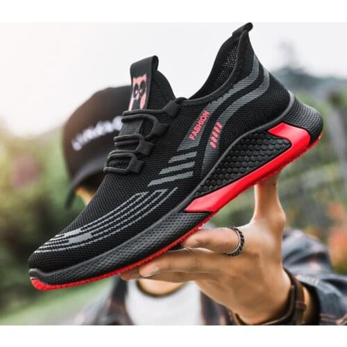 New Breathable Designer Stripe Running Shoes for Men Outdoor Air Mesh Sport Shoes Trendy Sneakers Casual Black Walking Shoes