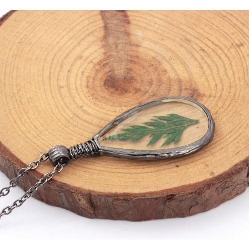 2019 New Personality Water Drop Round Shape Green Plant Water Drop Glassic Pendant Necklace Women Men Retro Jewelry