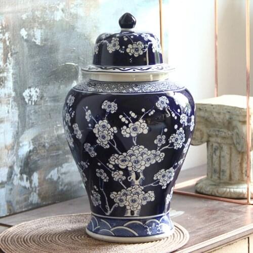 Oriental Plum Blossom Pattern Hand Painted ceramic temple Jar Blue And White Porcelain Vase Living Room porcelain Ginger jar