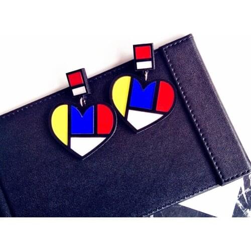 Fashion peach heart acrylic colorful love earrings Japan and South Korea simple and beautiful geometric personality earrings