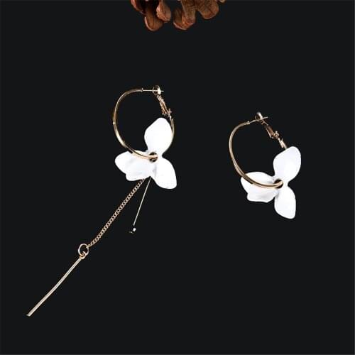 CRLEY new acrylic white petals drop earrings asymmetrical eardrop fresh flowers beautiful long chain dangle girl earrings