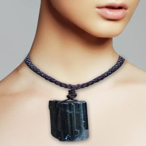 Treat Insomnia Crystal Necklace Natural Black Tourmaline Pendant Healing Raw Rough Ore Specimen Crafts Fashion Jewelry Ornaments