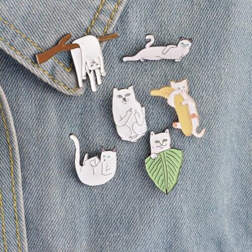 LAMEMDEE 1pc Personality brooch Cute creative pose Kitty banana brooch cartoon alloy badge Brooches Bag Lapel Pin