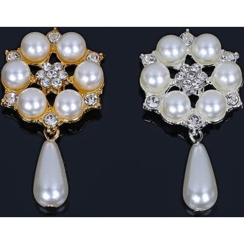 2019New Hot 50Pcs Pearl Hollow Plum Flower Rhinestones Pendant Button for Wedding Glass Decoration clothing DIY Crafts LP141