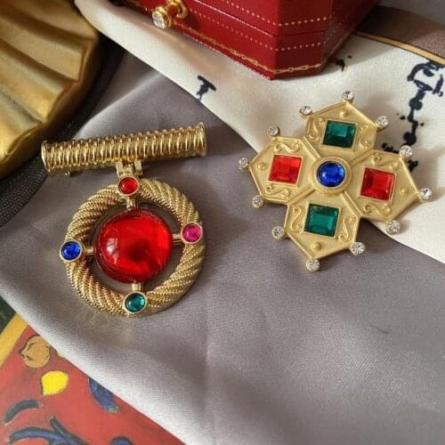 2020 Sale Rushed Baroque Antique Color Treasure Palace Restoring Ancient Ways Set Matte Brooch Brooches French Pin Accessories
