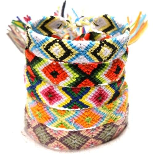 Bohemian Woven Friendship Bracelets for Women Vintage Handmade Boho Wave Bracelet Multicolor Rainbow Fabric Braided Bracelet