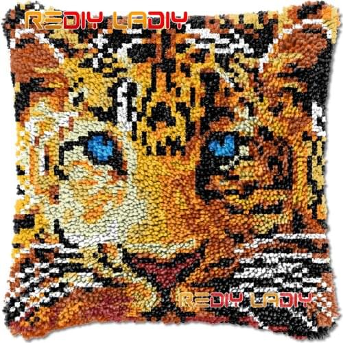 Latch Hook Cushion Leopard Face DIY Needlepoint Kits Chunky Acrylic Yarn Arts Crocheting Lofty Pillow Case Hobby & Crafts