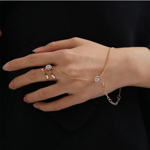 Creative fingered hand ornament fashion aesthetic diamond cut-out V-ring one-piece personalized Bracelet