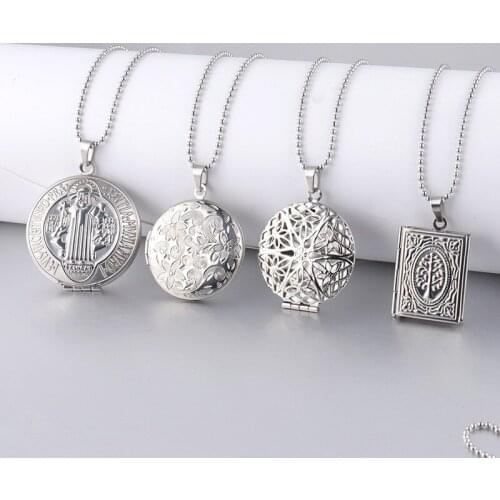 2021 Unique Carved Design Heart-shaped Photo Frame Pendant Necklace Charm Openable Locket Necklaces Women Men Memorial Jewelry