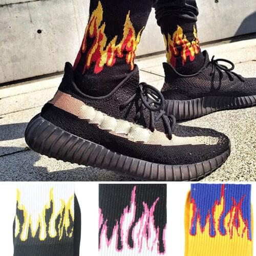 Unisex Flame Black White Yellow Fire Sokken Novelty Hip Hop Harajuku Socks Skateboard Calceines Mujer Street Skarpetki Socks