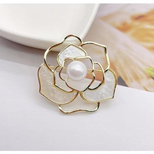 Luxury Pearl Camellia Brooches Flower Womens Brooches Pins Accessories for Jewelry Brooches for Women