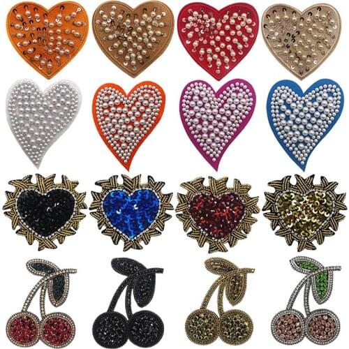5piece Craft Beaded Crystal Rhinestones Strawberry Love Heart Design Patches Applique Sew on Patches DIY Clothes Bags Decorated